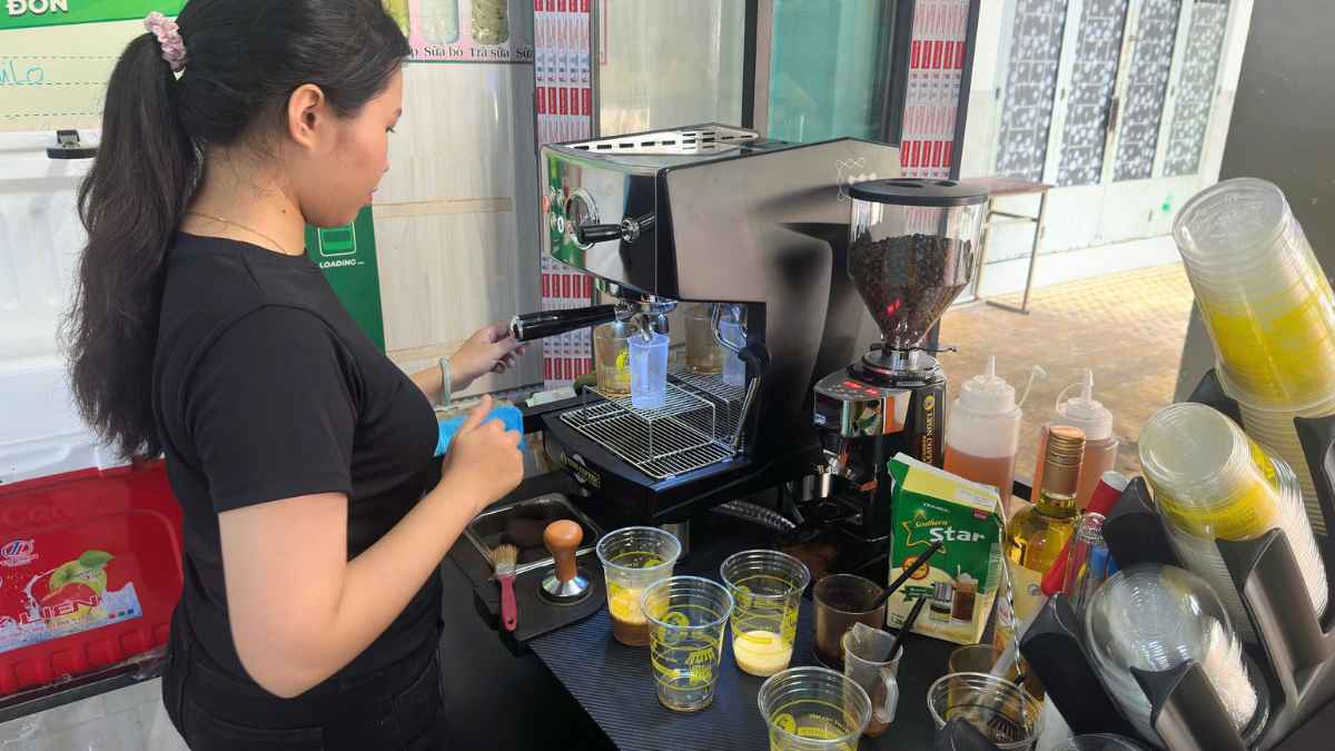 Gemilai CRM 3200B Pro công suất 200 ly/ngày với boiler đôi