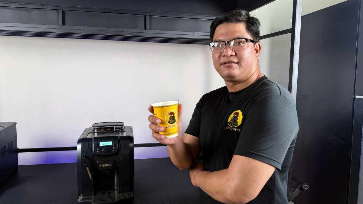 Khách hàng hài lòng với máy MEROL ME-715, nhận ưu đãi từ Lyon Coffee