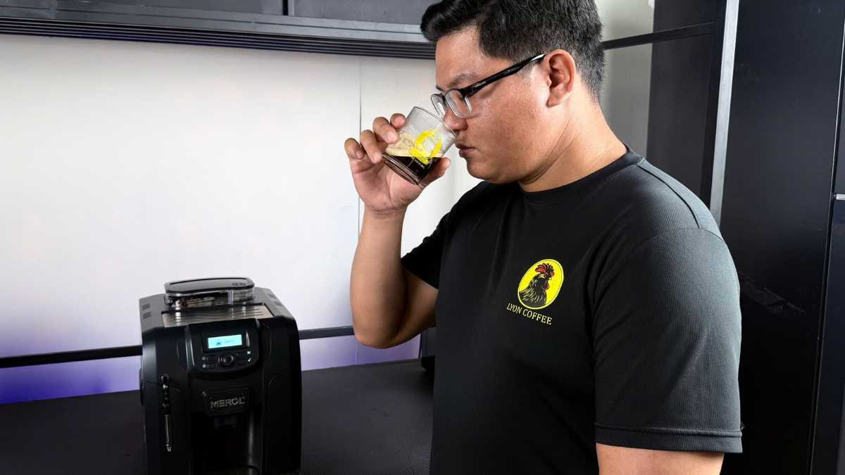 Máy pha cà phê MEROL ME-715 tự động cho văn phòng và gia đình nhỏ