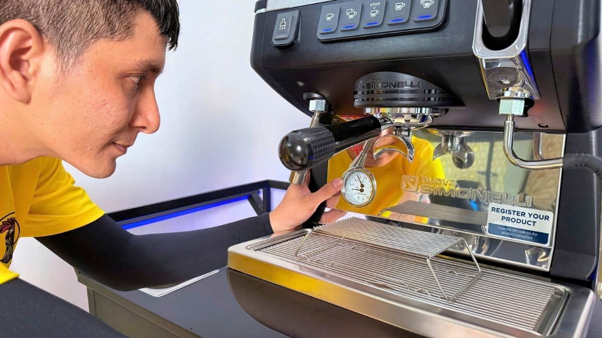 thương hiệu Nuova Simonelli Ý – máy pha chuẩn WBC