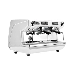 Máy pha cà phê Nuova Simonelli Appia Life 2 Group trong quán đông khách