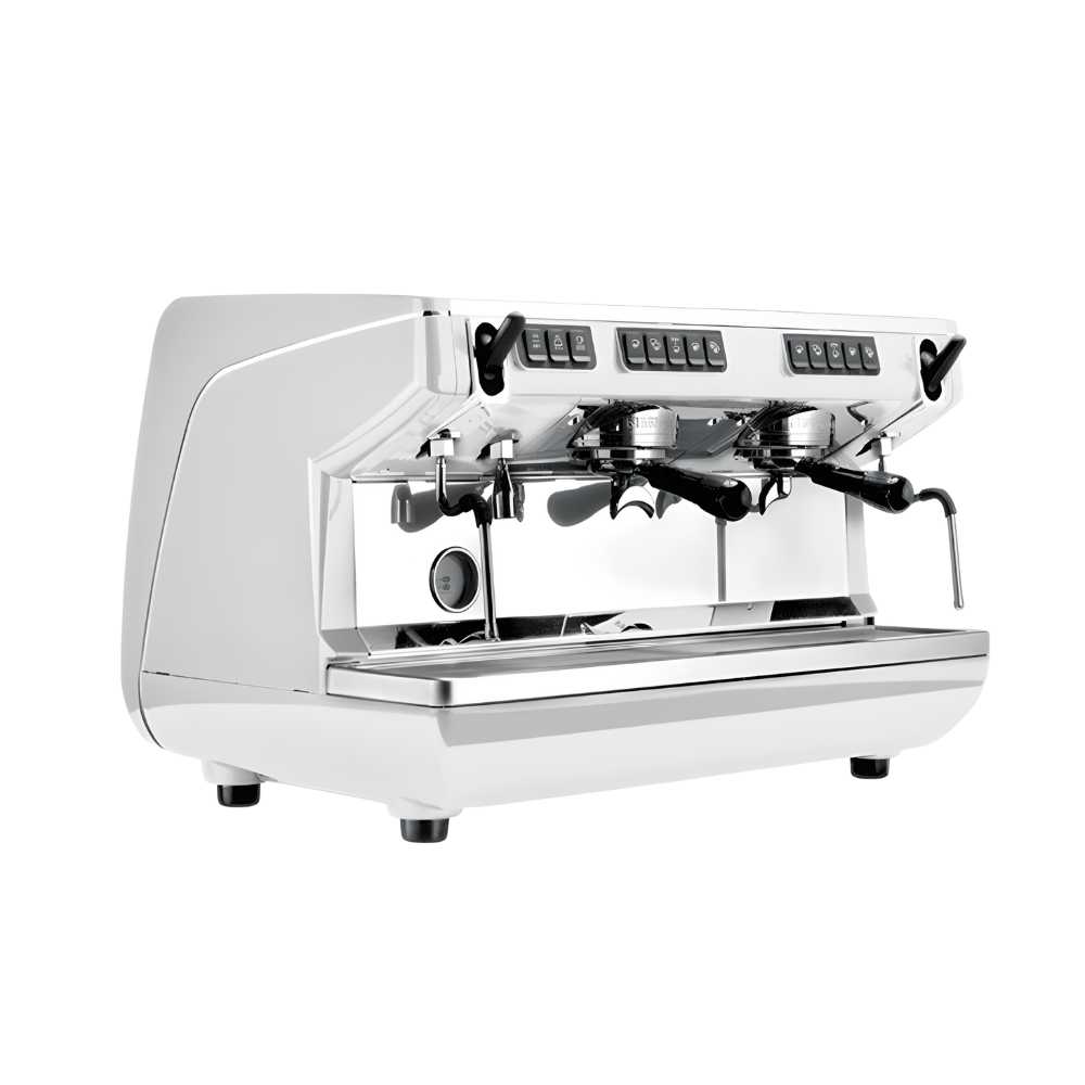 Máy pha cà phê Nuova Simonelli Appia Life 2 Group trong quán đông khách