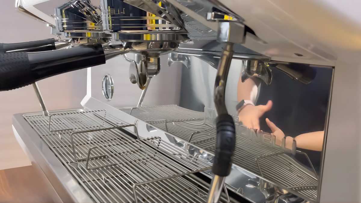 Kết cấu thép không gỉ và vi mạch an toàn của máy pha cà phê Appia Life