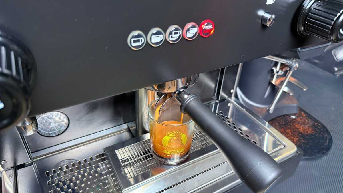 Máy pha cà phê Wega Pegaso 1 Group phục vụ take-away, ra ly đều 50–60 ly/giờ