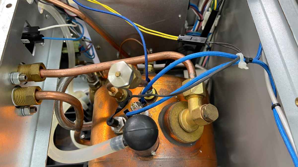 boiler 4 lít máy pha cà phê Carimali Pratica E1 cho hiệu suất ổn định