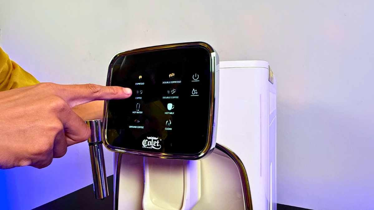 bảng điều khiển máy pha cà phê tự động COLET CTL-M7Z thao tác dễ dàng