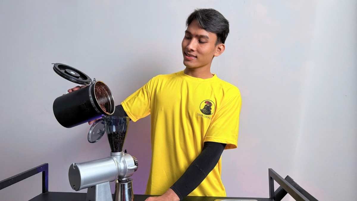 Máy xay cà phê Akira M520A mini gia đình bền bỉ tiện lợi