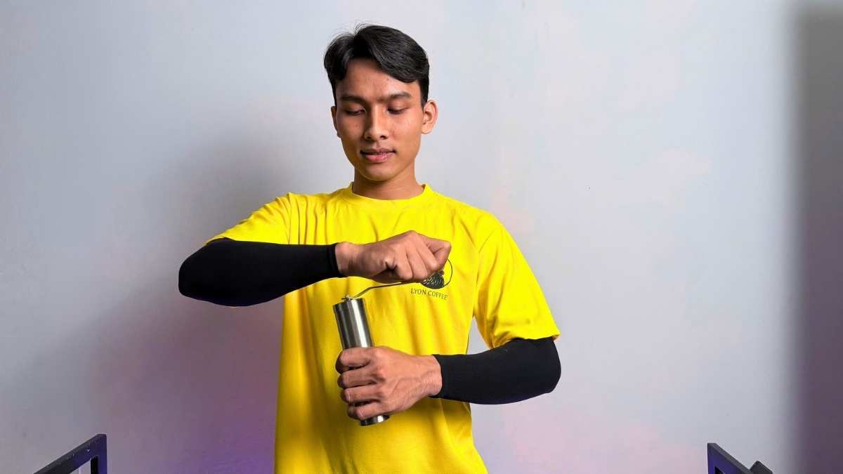 Máy xay cà phê cầm tay OEM giá rẻ thiết kế inox nhỏ gọn