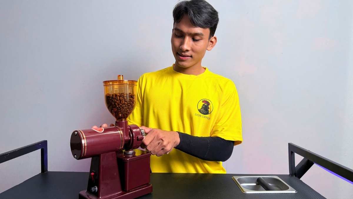 Máy xay cà phê Eagle 600N mini điện giá rẻ bền tiện lợi