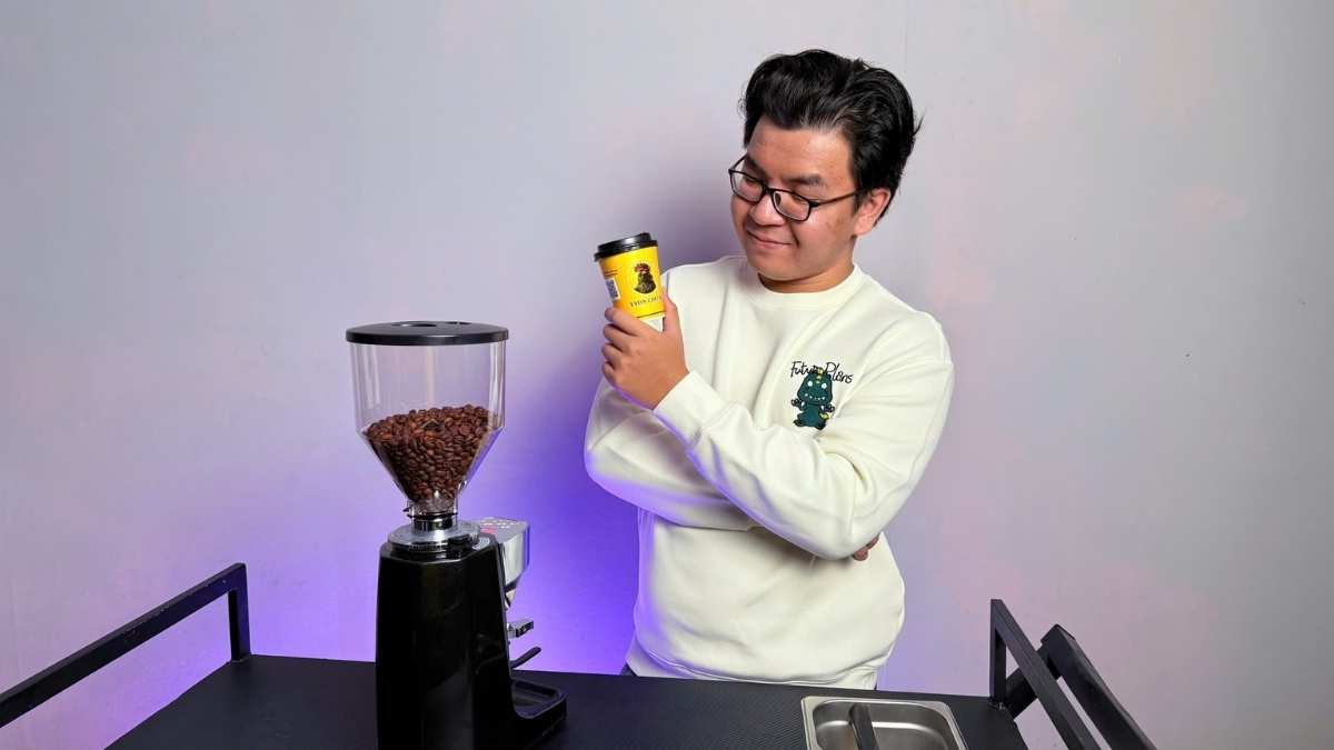 Trải nghiệm máy xay cà phê Gemilai CRM 021 tại quán cà phê và xưởng rang