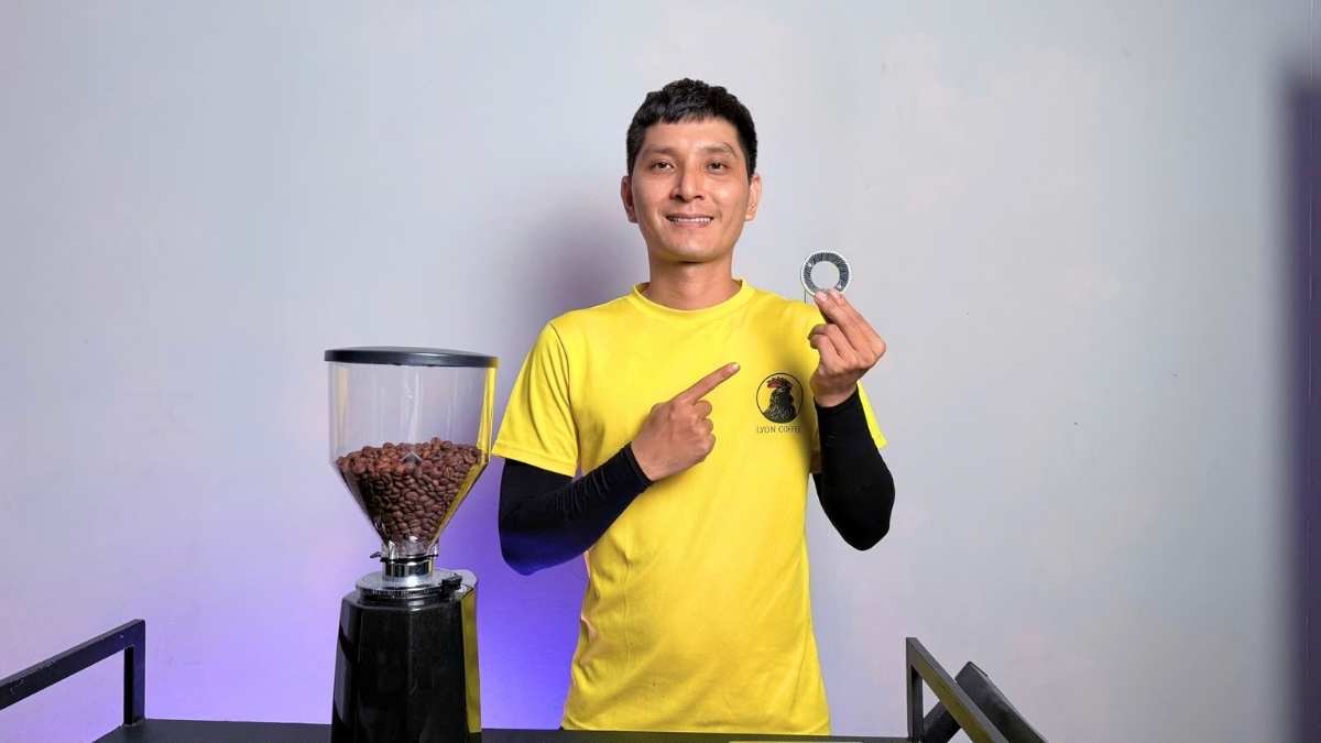 Máy xay cà phê Gemilai CRM 021 hiệu suất 4 đến 6kg mỗi giờ burr thép 60mm