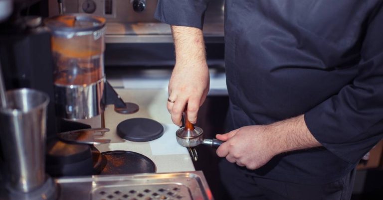 Máy pha cà phê và máy xay cà phê tại Hóc Môn