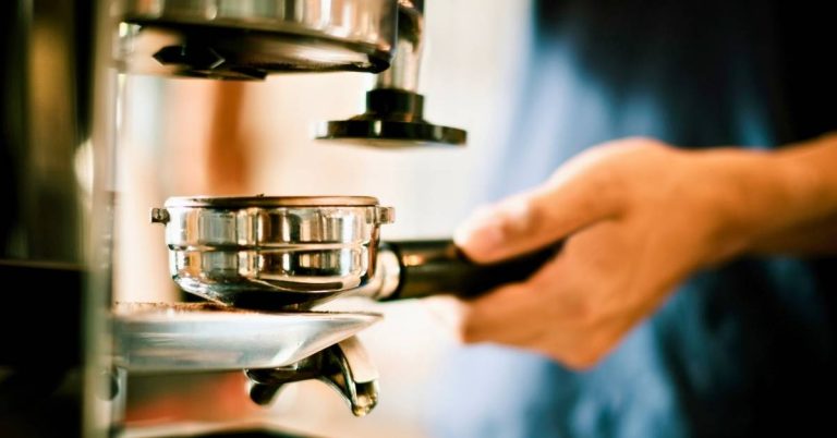 Máy pha cà phê và máy xay cà phê tại quận 12