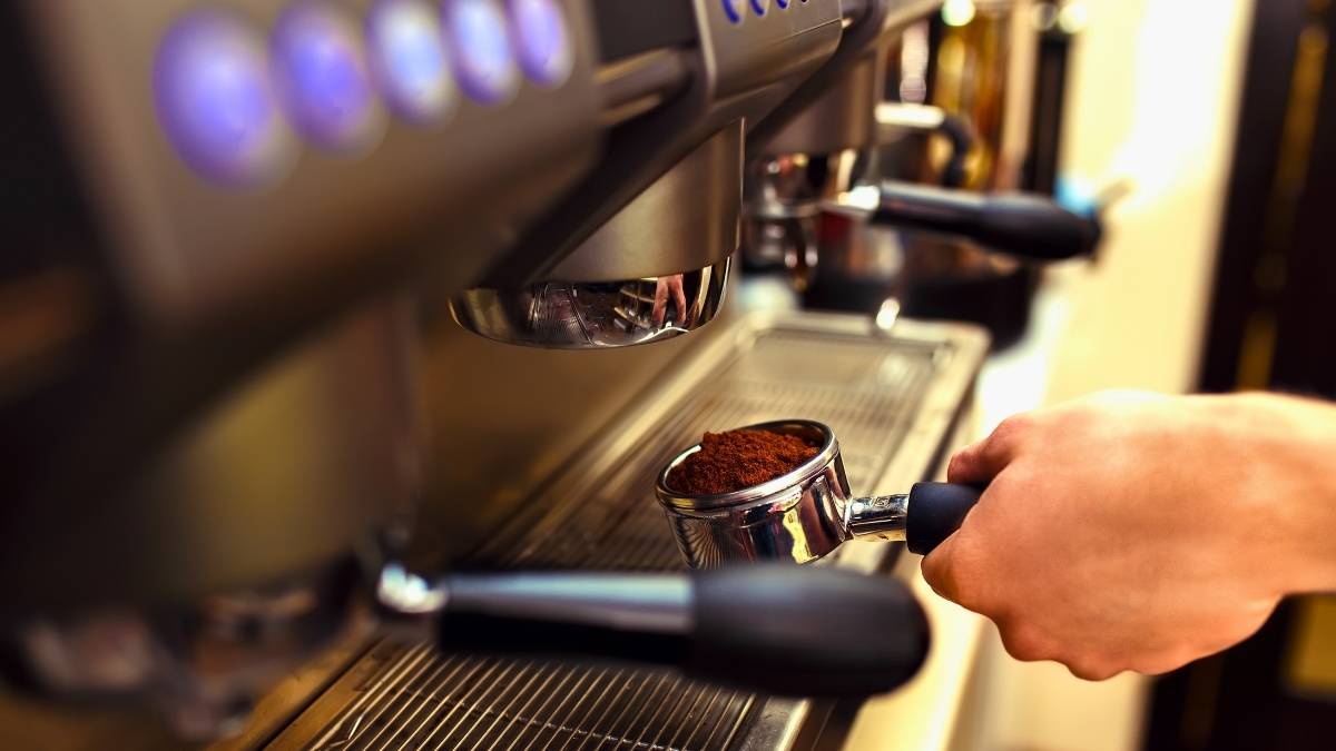Máy pha cà phê và máy xay cà phê tại quận 2