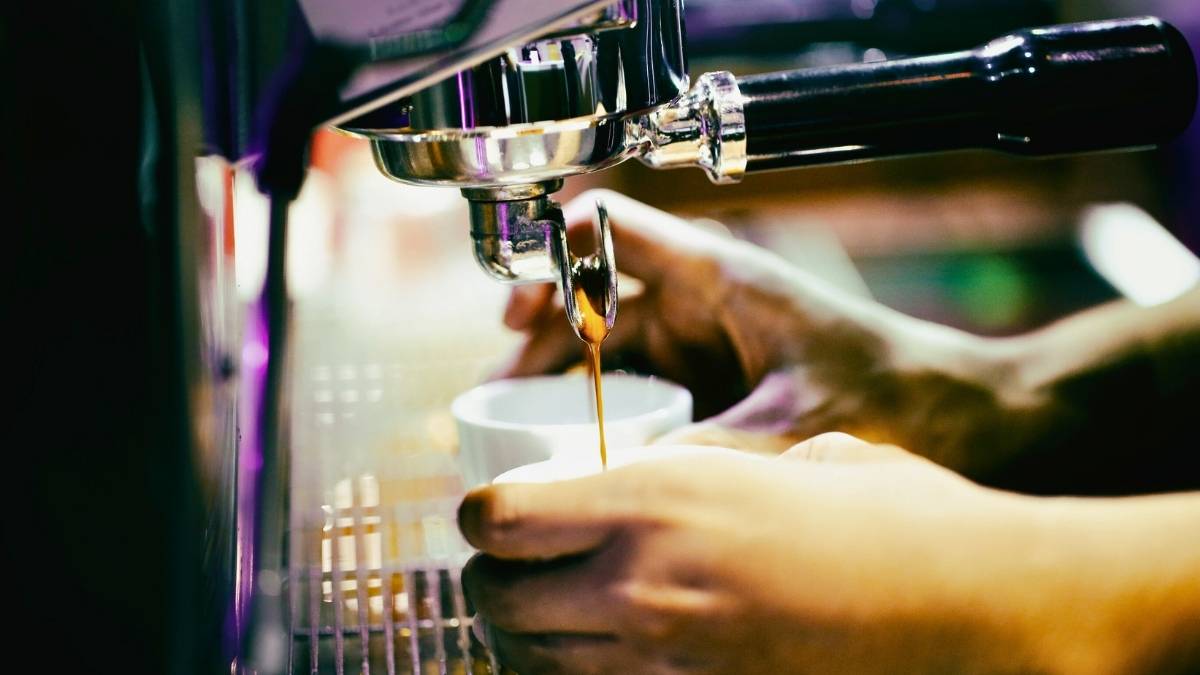 Máy pha cà phê và máy xay cà phê tại quận 3
