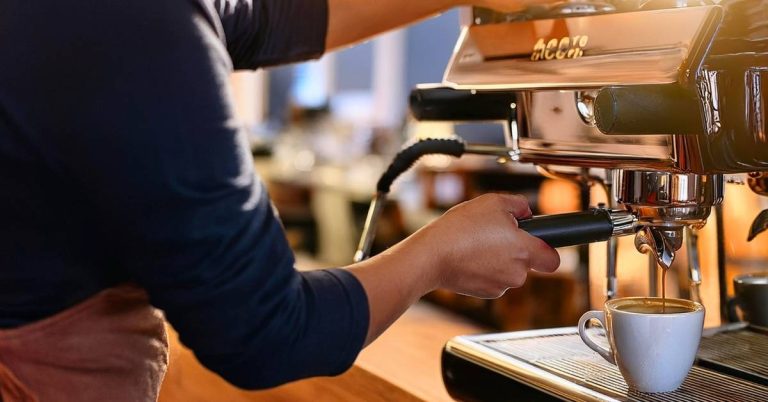 Máy pha cà phê và máy xay cà phê tại quận 8