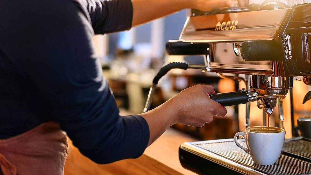 Máy pha cà phê và máy xay cà phê tại quận 8