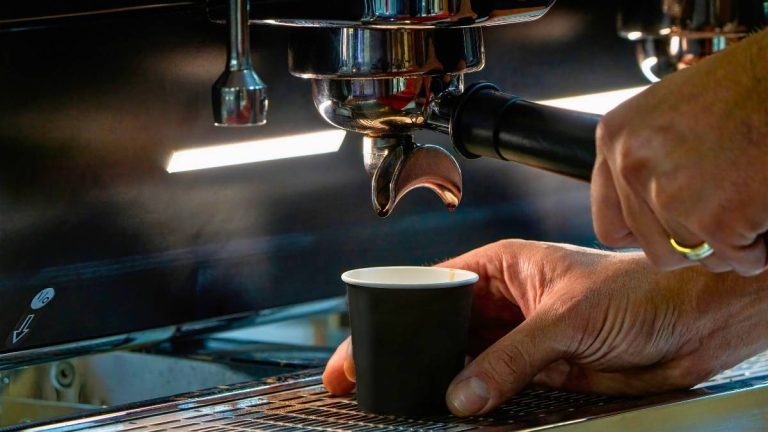 Máy pha cà phê và máy xay cà phê tại Quảng Bình