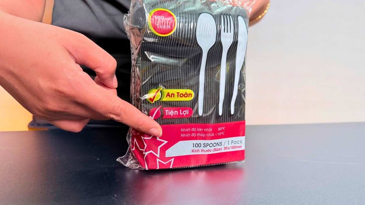 Muỗng nhựa dùng 1 lần tiện dụng trong sự kiện, picnic và văn phòng.