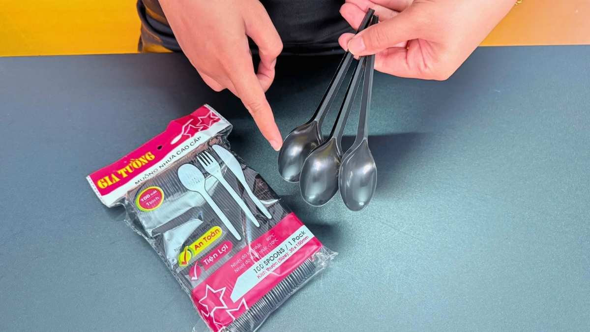 Muỗng nhựa PP an toàn thực phẩm, phù hợp cà phê và trà.