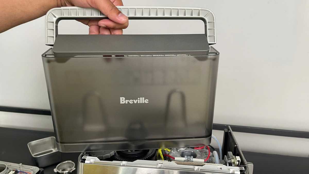 Kiểm tra bình chứa nước Breville 870 878 920 khi rò nước hoặc chai ron