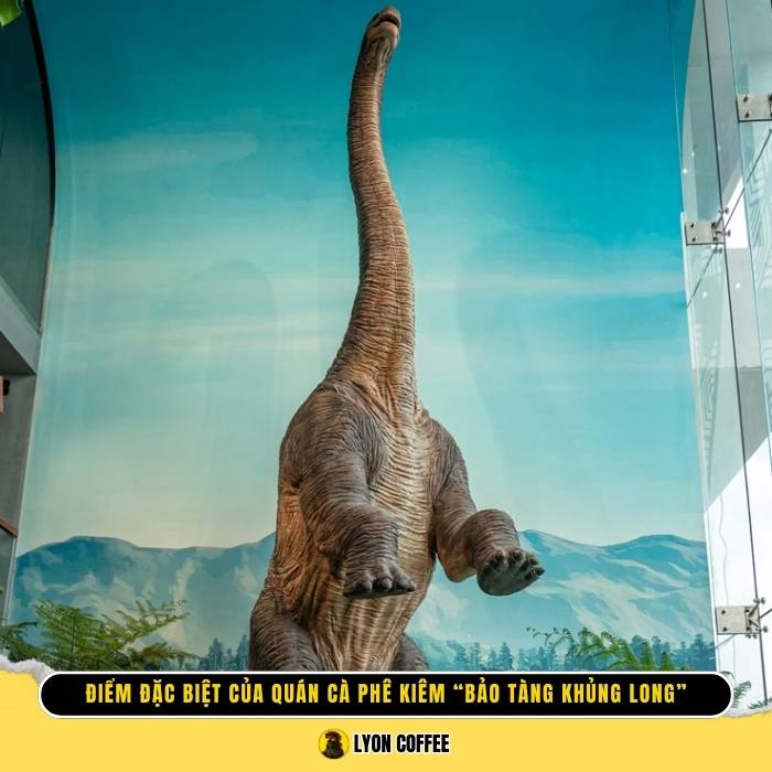 Mô hình khủng long ăn cỏ khổng lồ Brachiosaurus, cao khoảng 6 mét