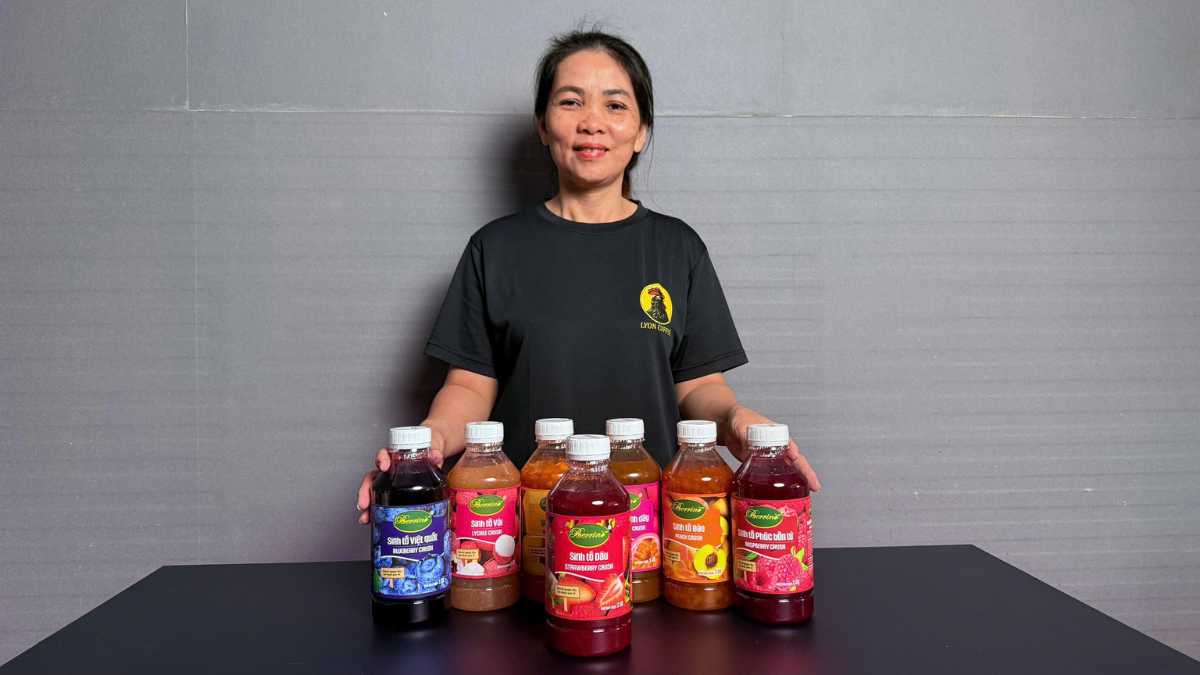 Chai Sinh Tố Berrino Dâu thương hiệu Vinafruit sản xuất tại Việt Nam