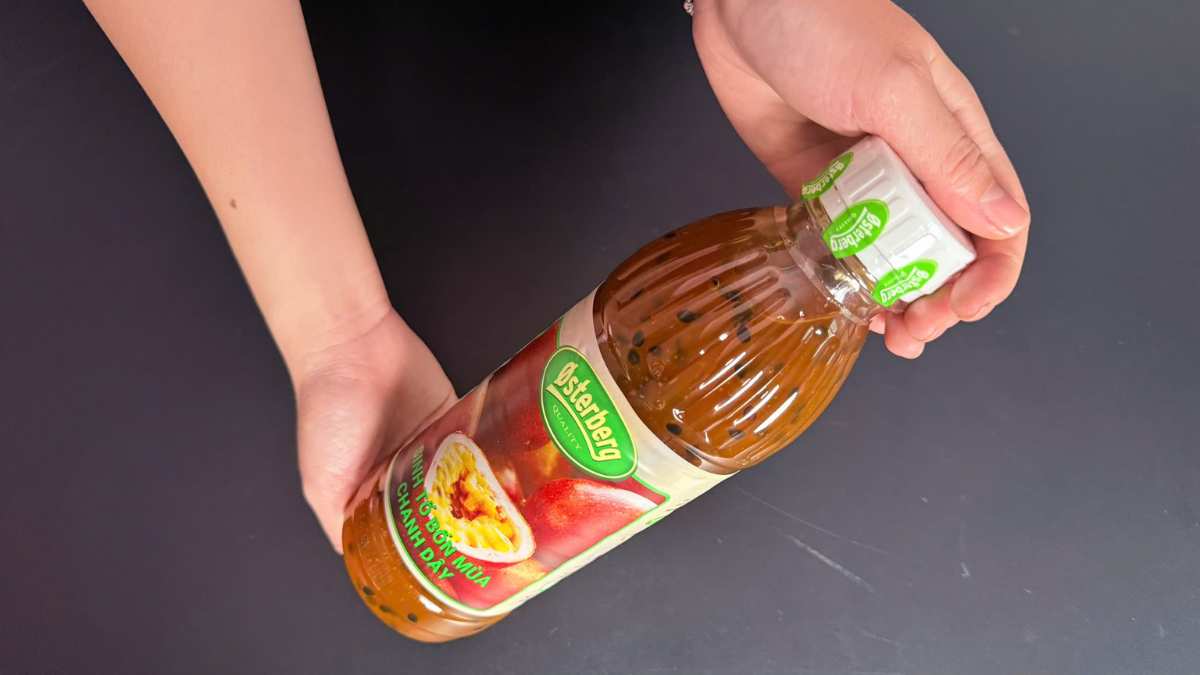 Logo Osterberg Đan Mạch cạnh chai