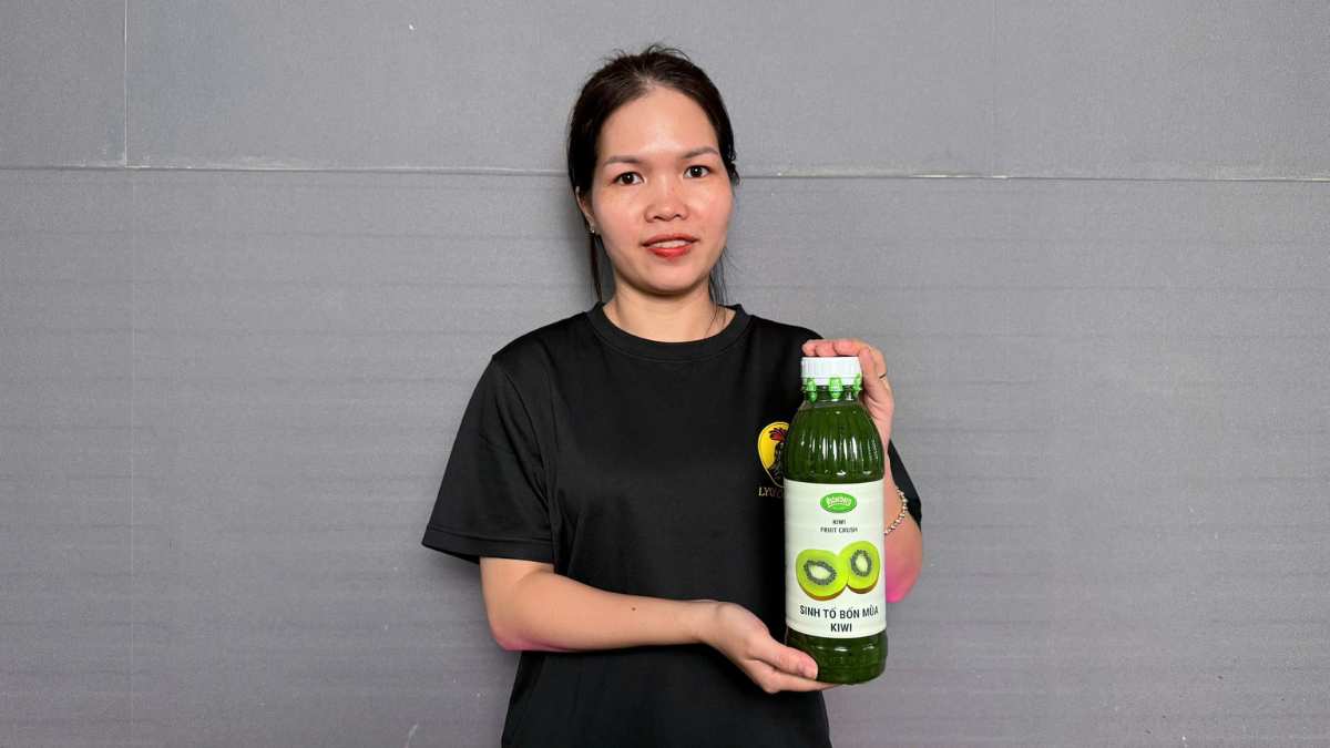 Chai Sinh tố Osterberg Kiwi 1L màu xanh ngọc cao cấp sản xuất tại Việt Nam theo tiêu chuẩn Đan Mạch