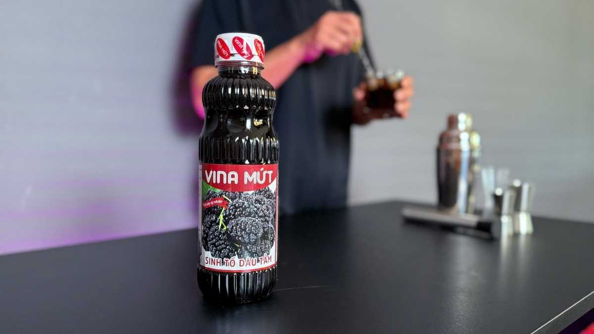 Màu tím ánh đỏ nổi bật, vị chua thanh