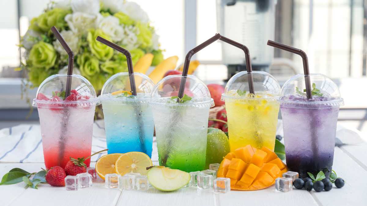 Ba ly đồ uống: trà dưa lưới, soda dưa lưới và sinh tố dưa lưới