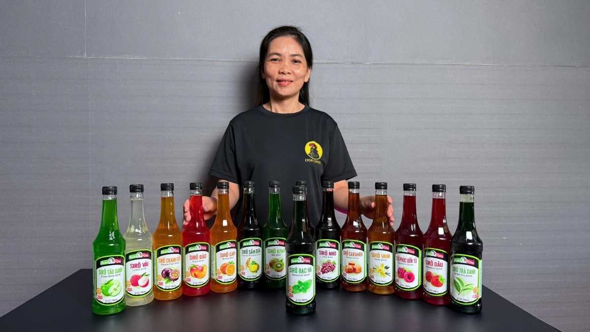 Chai Sirô Mama Rosa Cam thương hiệu Golden Farm sản xuất tại Việt Nam