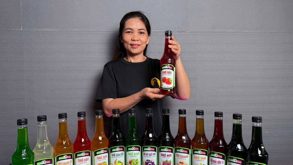 Chai Sirô Mama Rosa Sâm Dứa thương hiệu Golden Farm sản xuất Việt Nam