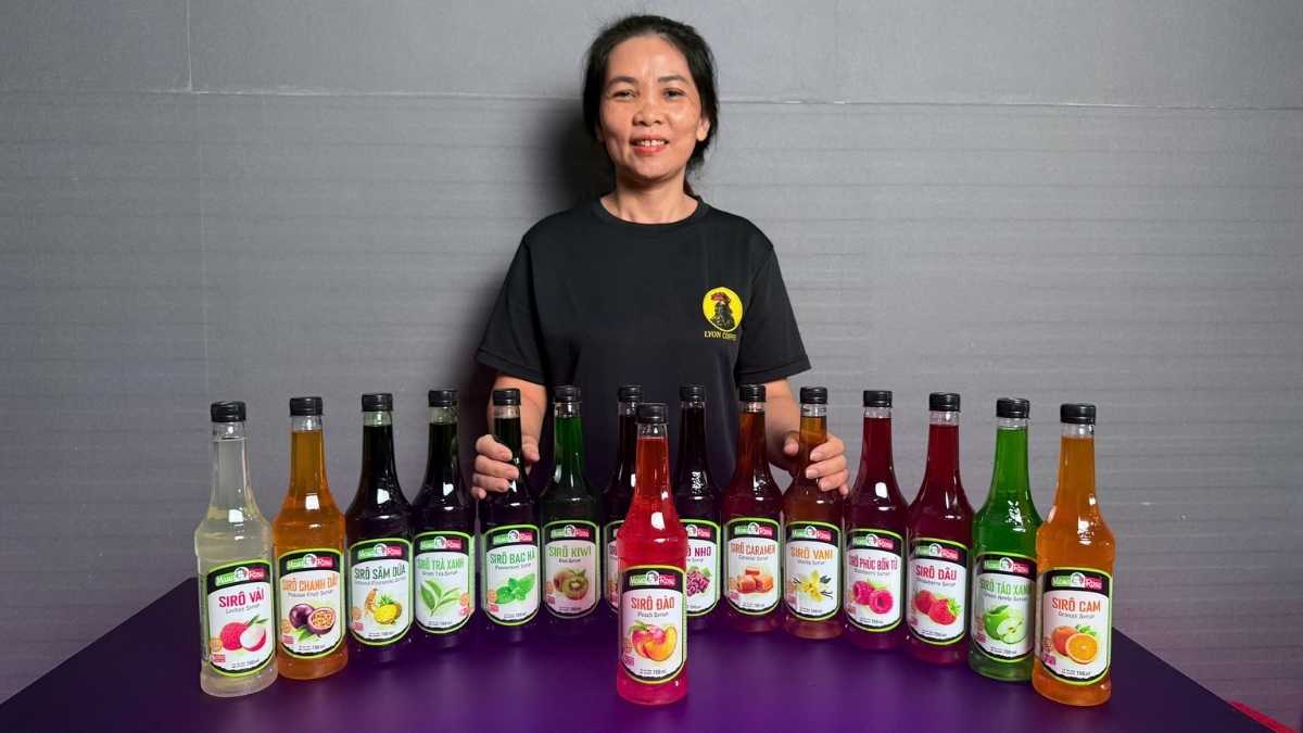 Chai Sirô Mama Rosa Vải thương hiệu Golden Farm sản xuất tại Việt Nam