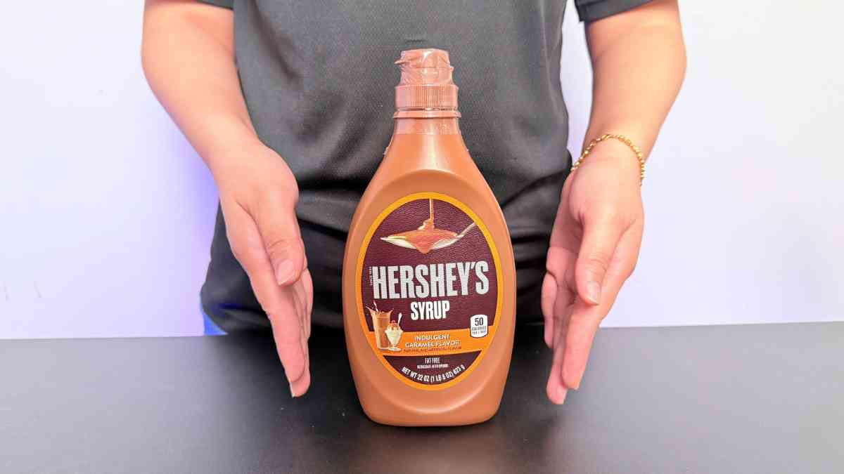 So sánh sốt caramel đặc và siro loãng để chọn nguyên liệu đúng cho menu quán