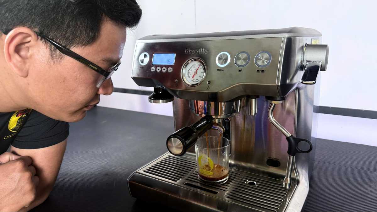 test tay pha tại lyon coffee