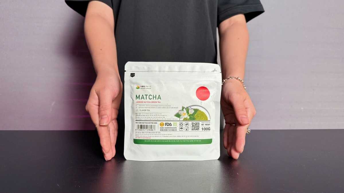 Trà matcha Satoen và minh họa lợi ích EGCG, L-theanine, hương hoa thư giãn
