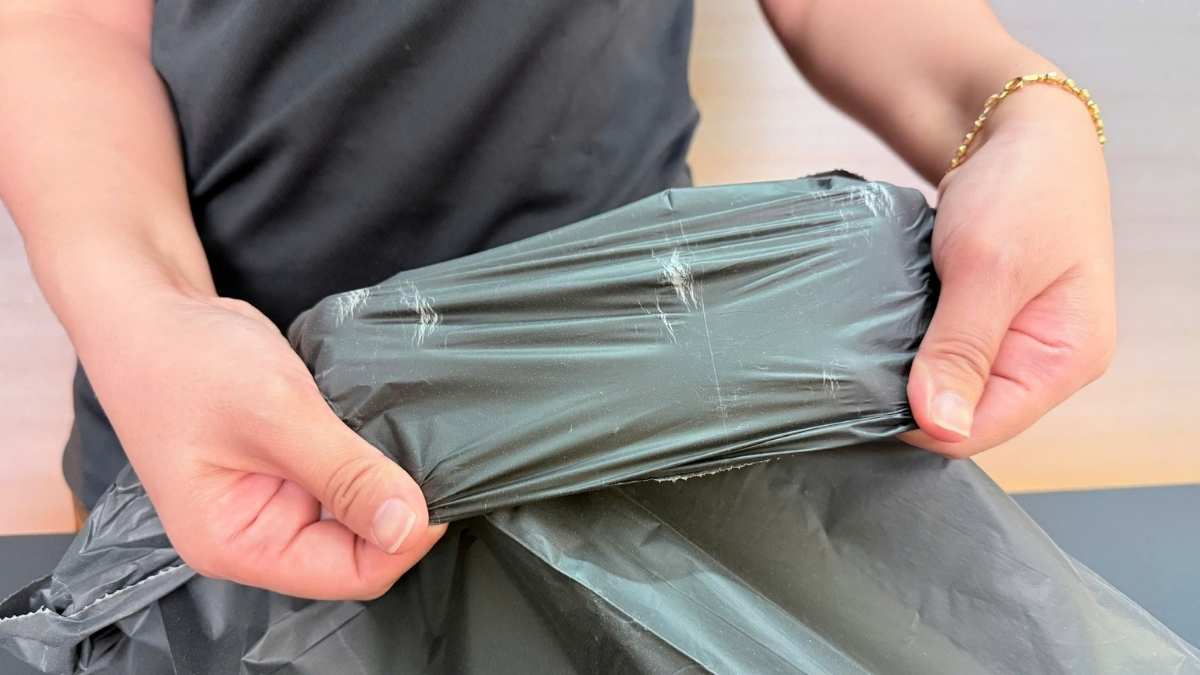 Túi đựng rác 55x65cm thân thiện môi trường, ứng dụng quán cà phê và văn phòng.