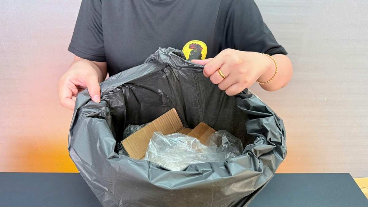 Túi đựng rác 55x65cm nhựa PE/HDPE bền dẻo vừa thùng 20–30L.