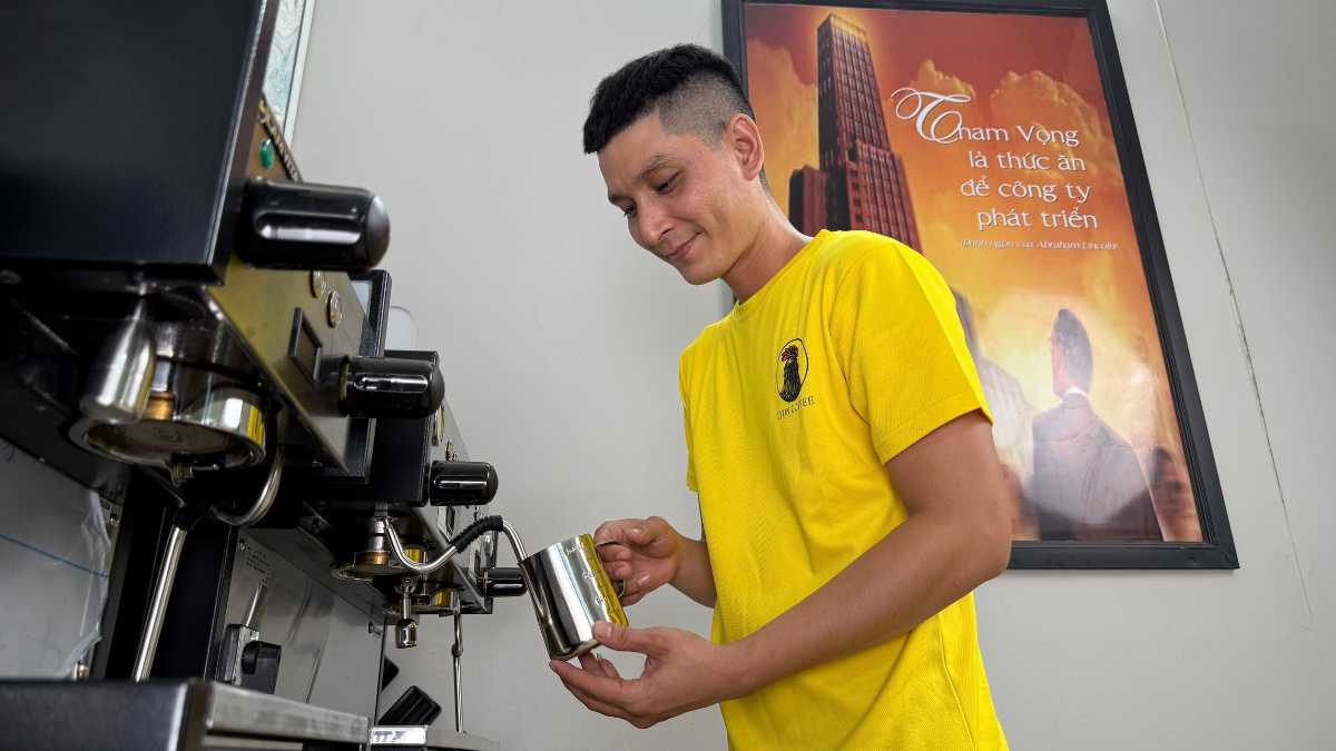 Đội ngũ tư vấn Lyon Coffee mang đến khuyến mãi hấp dẫn cho đối tác