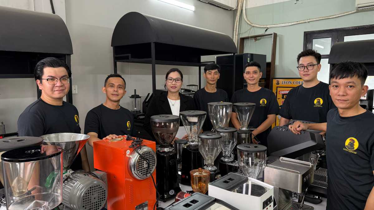 Đội ngũ tư vấn Lyon Coffee mang đến khuyến mãi hấp dẫn cho đối tác